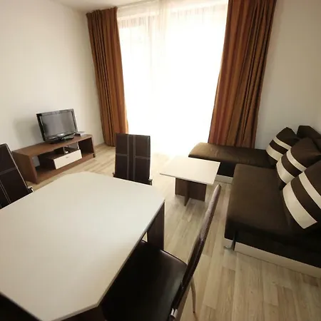 Menada Lux - Tarsis Hotell Slăntjev Brjag